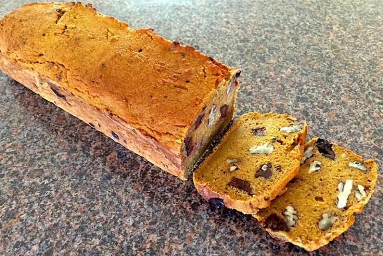 Pumpkin Cake with Pecan Nuts and 80% Dark Chocolate Chips
